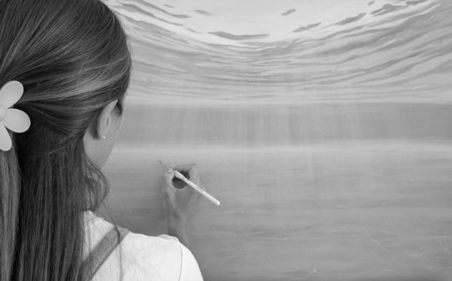 Contemporary charcoal artist Janis Bär – exhibitions, art fairs and international showcases